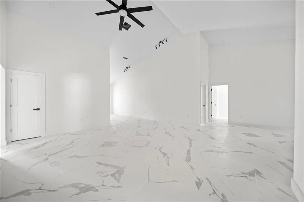 7427 SEA MIST Drive, Port Charlotte, FL 33981 photo 10