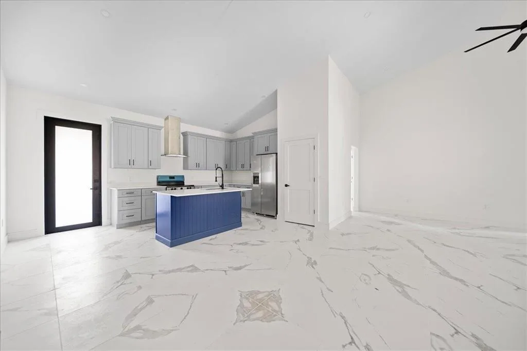 7427 SEA MIST Drive, Port Charlotte, FL 33981 photo 6
