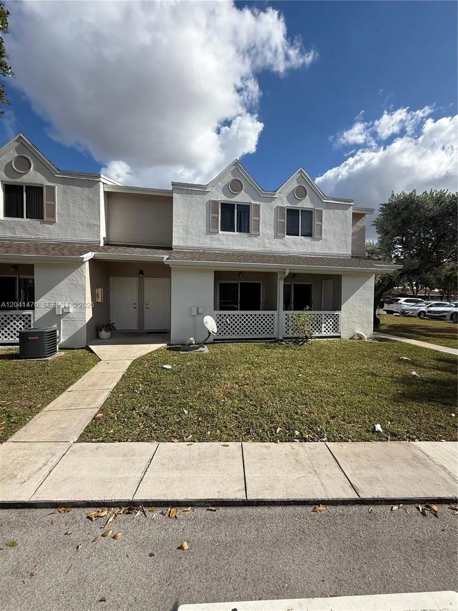 17515 NW 67th Ct # G-22, Hialeah, FL 33015