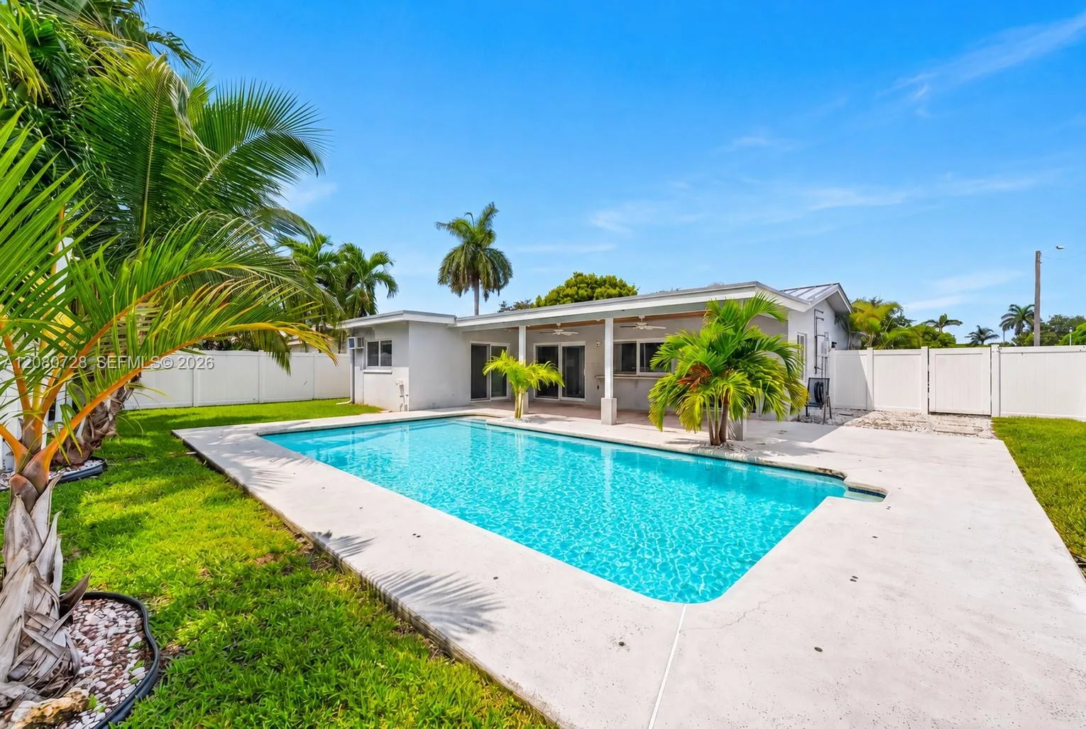 4490 NW 19th Way, Oakland Park, FL 33309