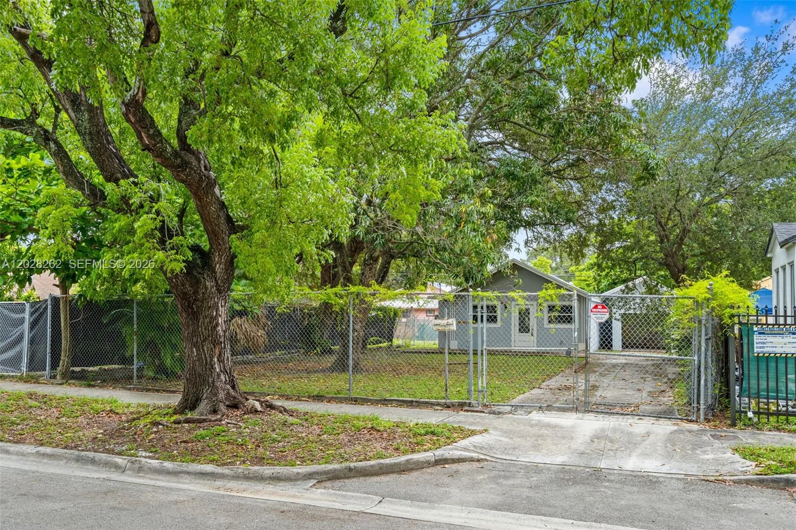 352 NW 41st St, Miami, FL 33127