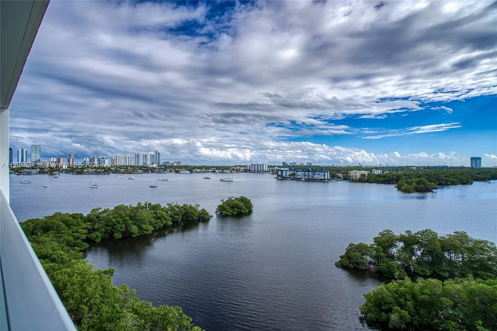 17111 Biscayne Blvd # 902, North Miami Beach, FL 33160 photo 2