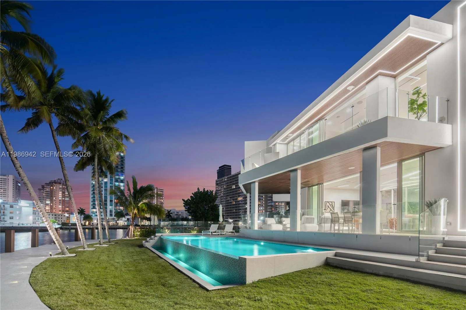 501 Palm Dr, Hallandale Beach, FL 33009 photo 4