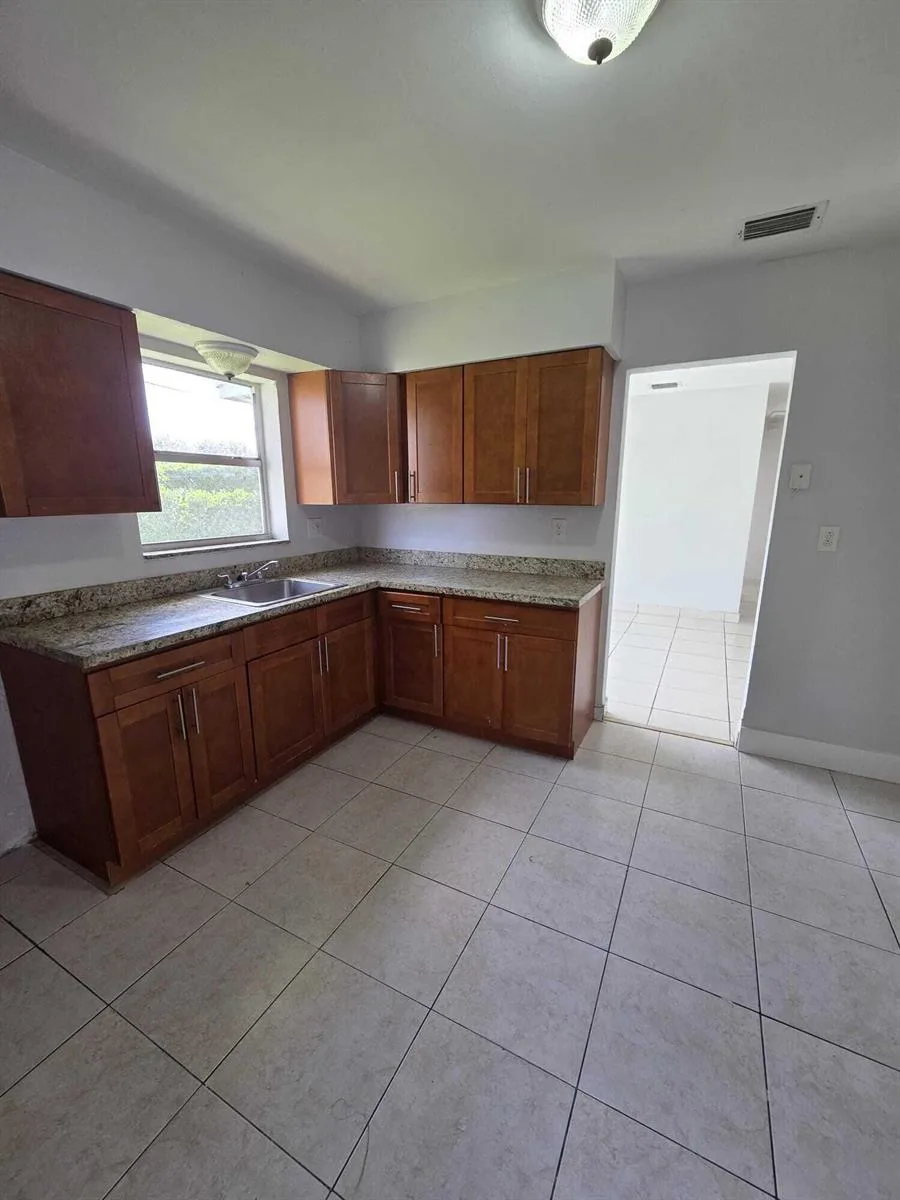 2455 NW 207th Street, Miami Gardens, FL 33056 photo 2