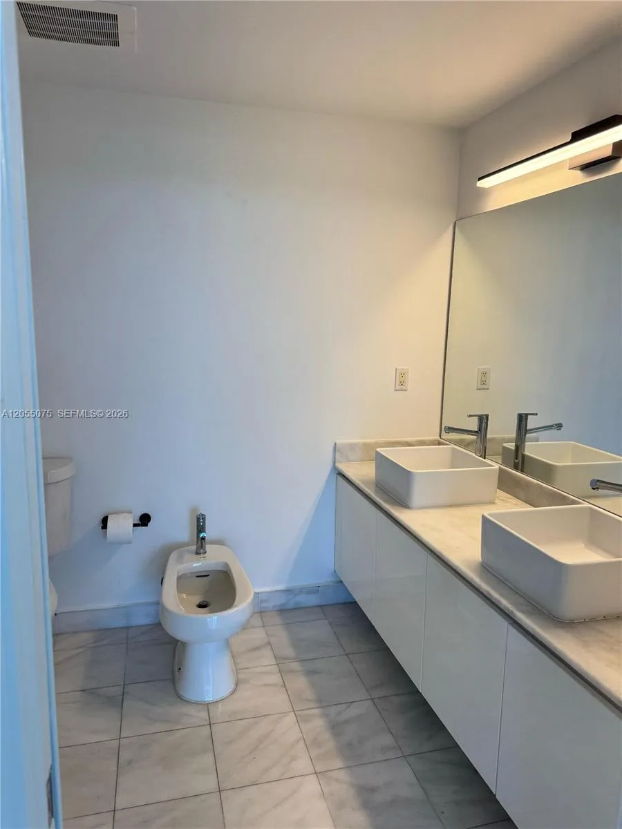 601 NE 36th St # 1205, Miami, FL 33137 photo 12