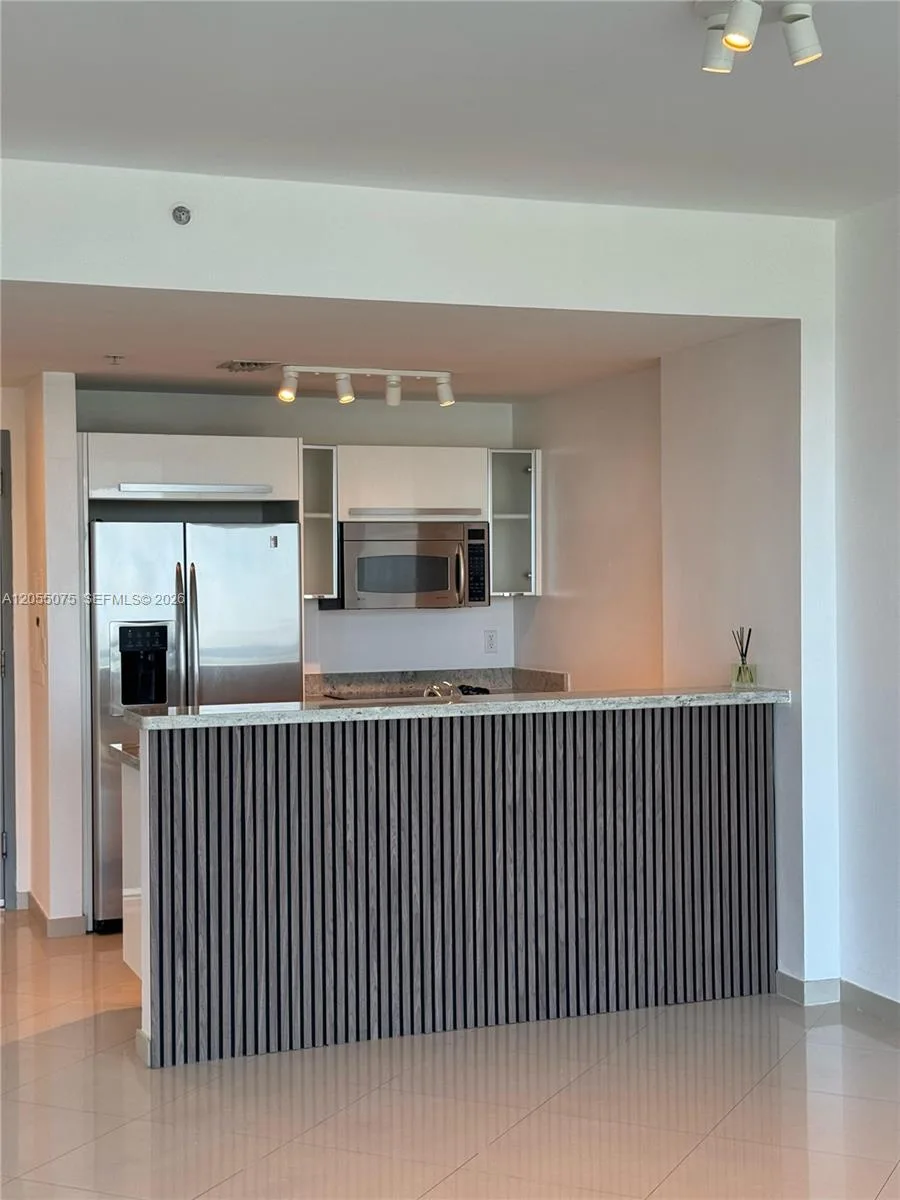 601 NE 36th St # 1205, Miami, FL 33137 photo 3