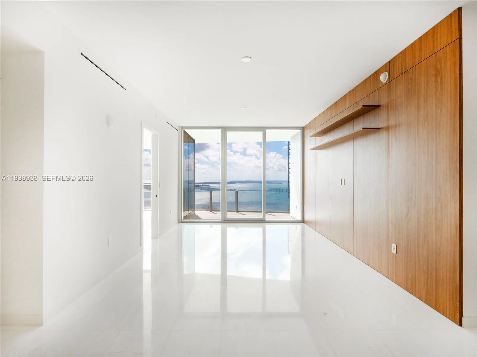 300 Biscayne Boulevard Way # 4305W, Miami, FL 33131