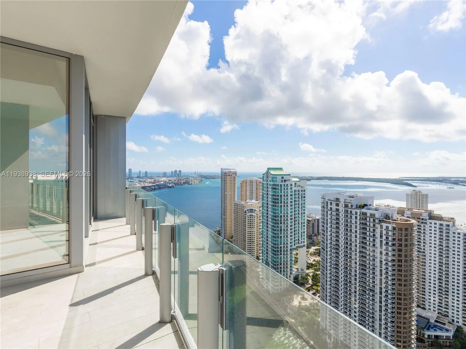 300 Biscayne Boulevard Way # 4305W, Miami, FL 33131 photo 13