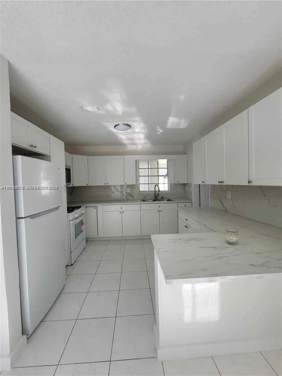 12305 SW 42nd St, Miami, FL 33175 photo 3