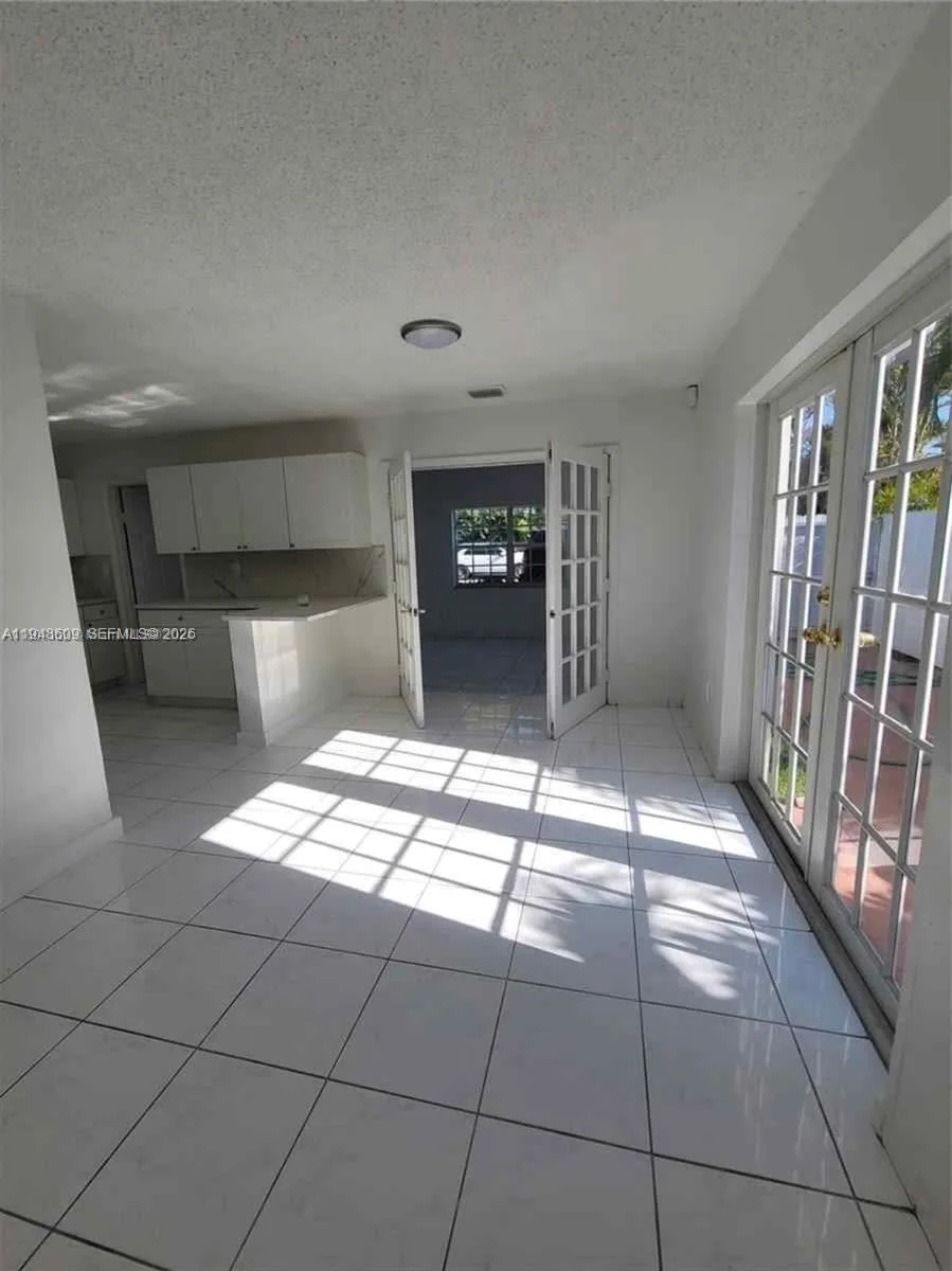12305 SW 42nd St, Miami, FL 33175 photo 4