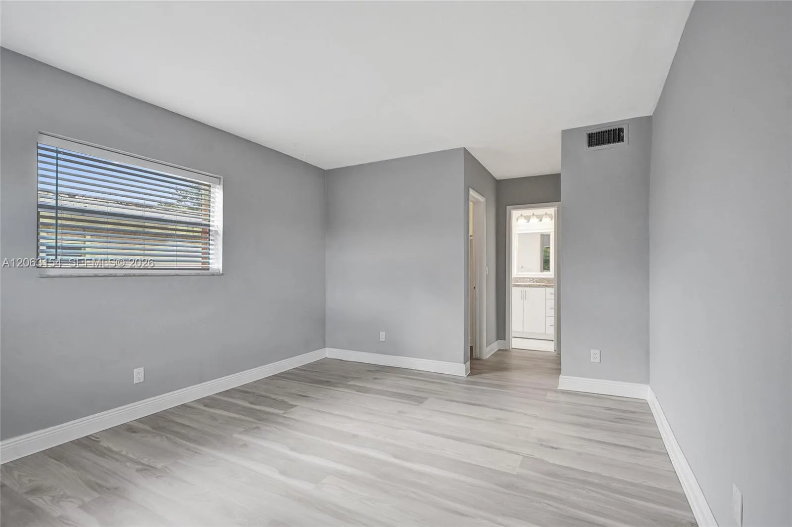 13980 NE 2nd Ct, Miami, FL 33161 photo 13