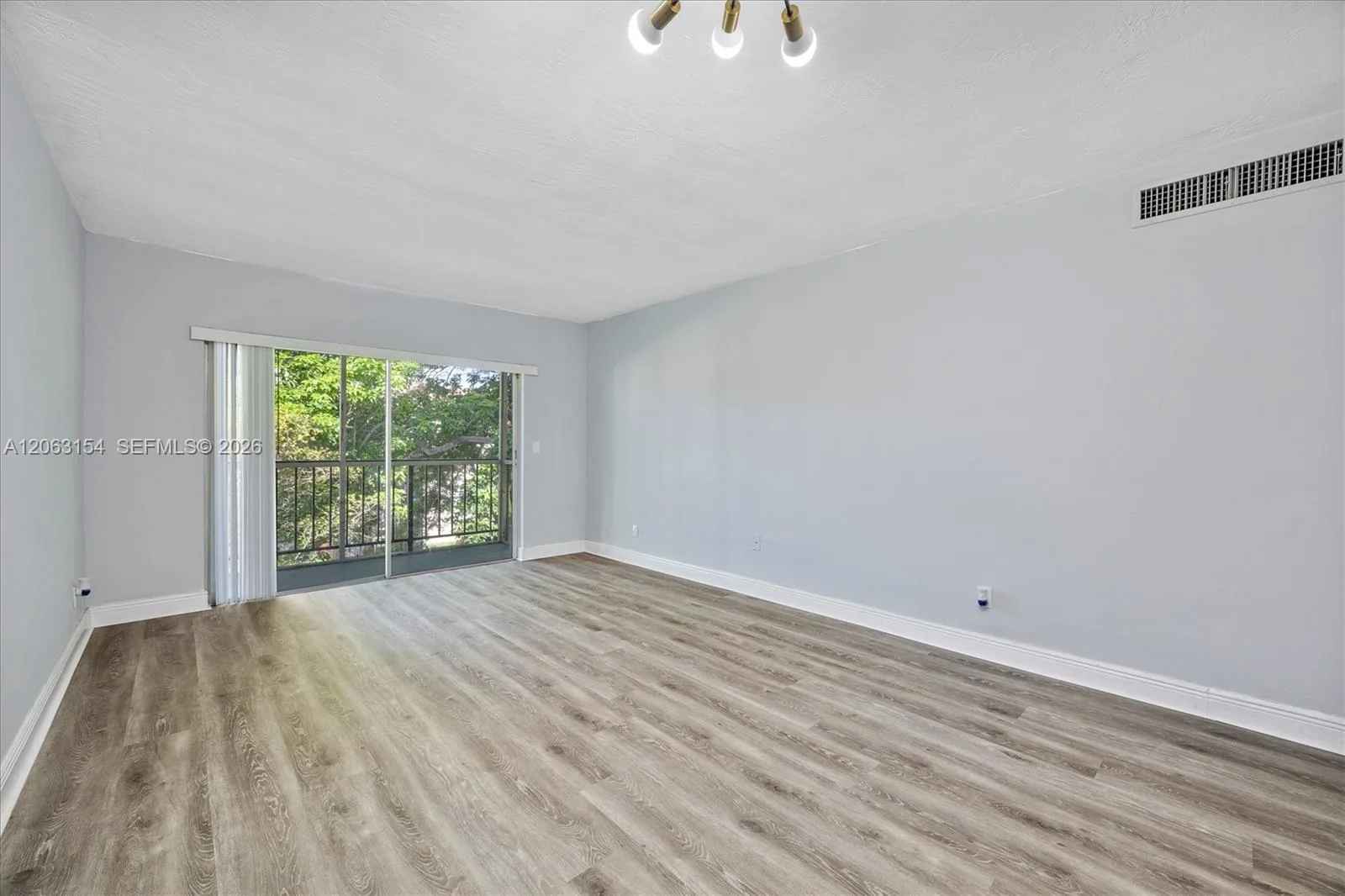 13980 NE 2nd Ct, Miami, FL 33161 photo 9