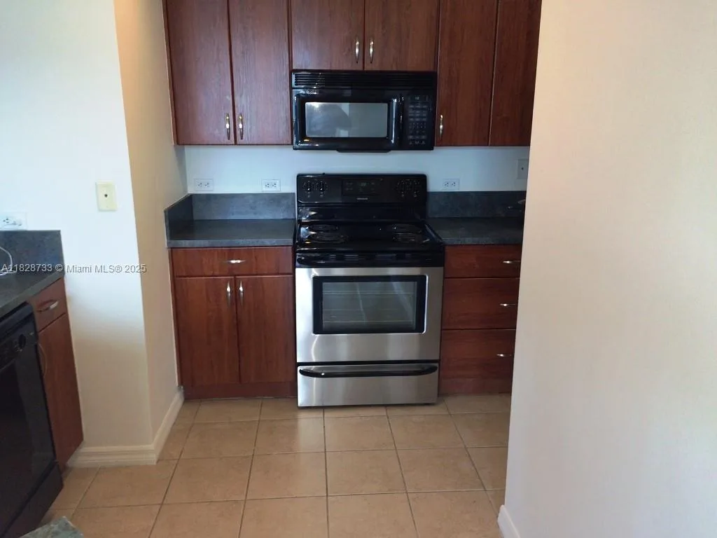 9172 Collins Ave # 402, Surfside, FL 33154 photo 4