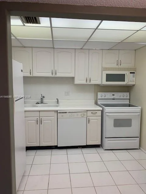 3710 Inverrary Dr # 3K, Lauderhill, FL 33319 photo 8