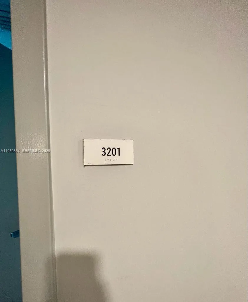 300 S Biscayne Blvd # T-3201, Miami, FL 33131 photo 3