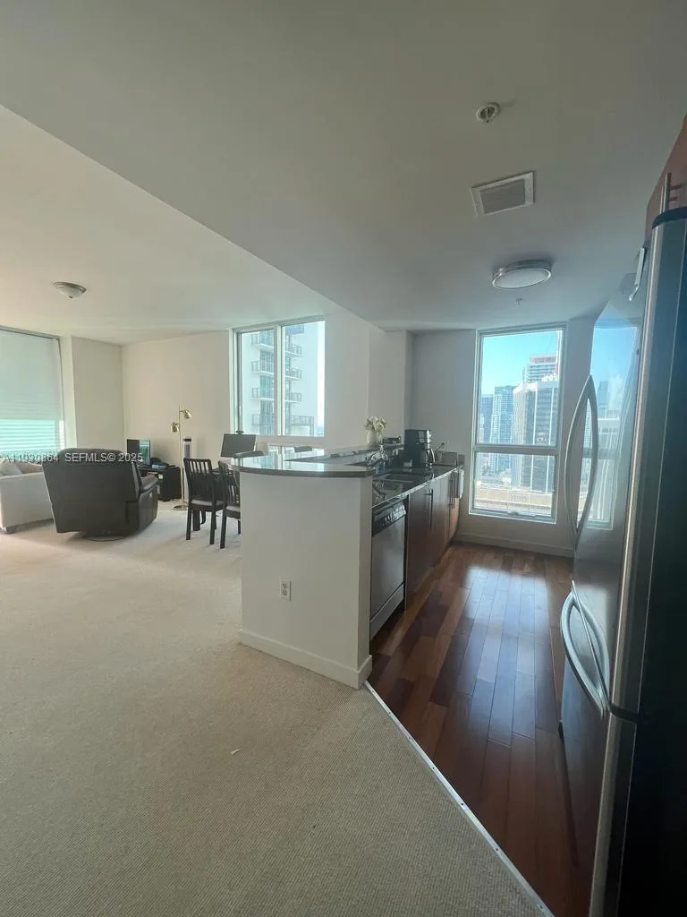 300 S Biscayne Blvd # T-3201, Miami, FL 33131 photo 5