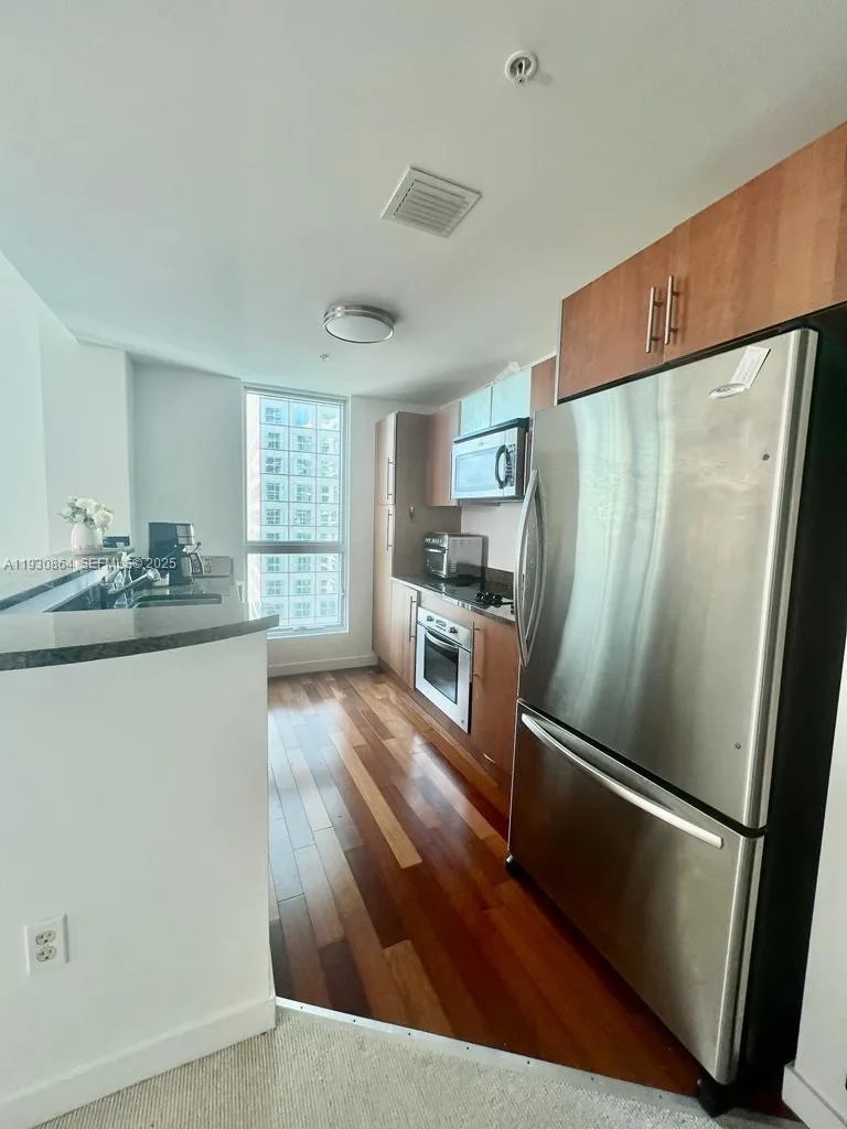 300 S Biscayne Blvd # T-3201, Miami, FL 33131 photo 6