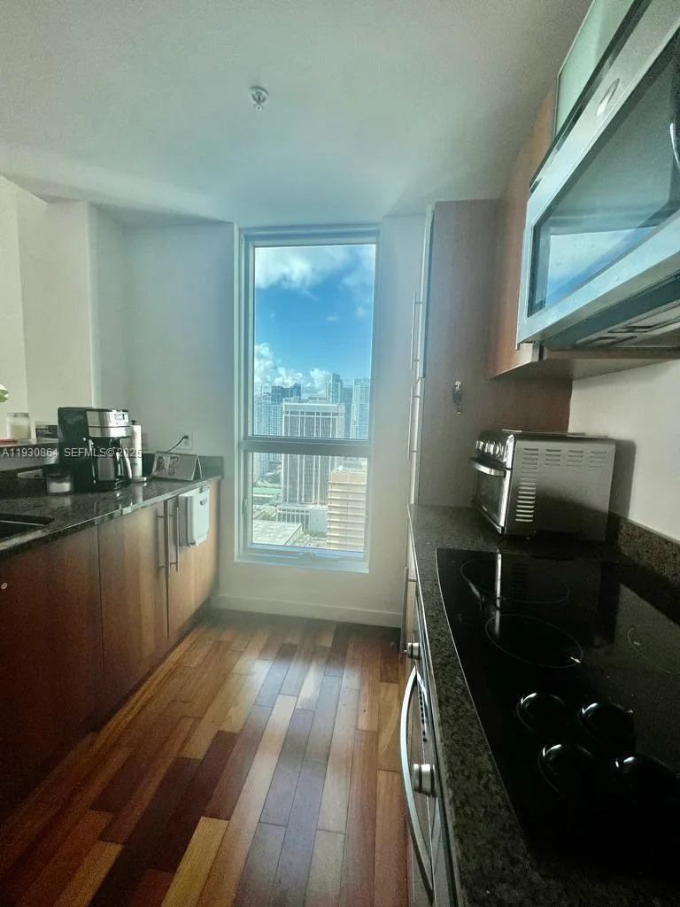300 S Biscayne Blvd # T-3201, Miami, FL 33131 photo 7