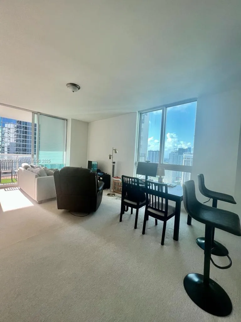 300 S Biscayne Blvd # T-3201, Miami, FL 33131 photo 8