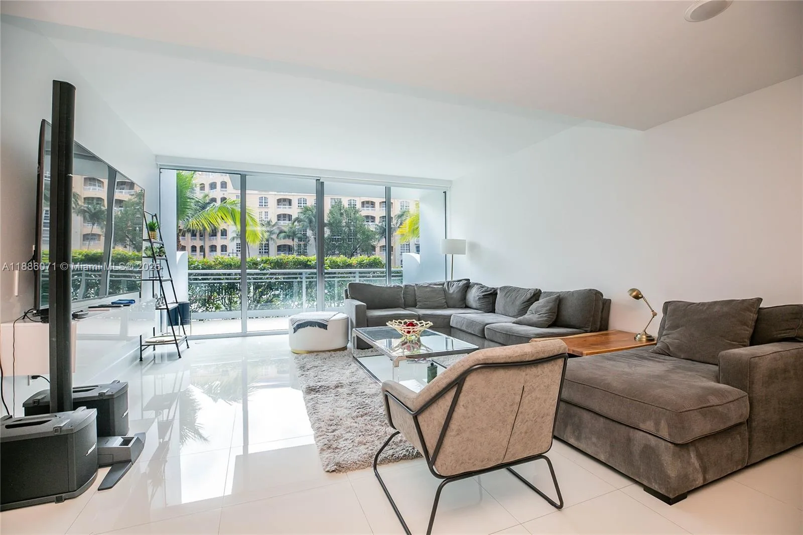 2950 NE 188th St # 124, Aventura, FL 33180