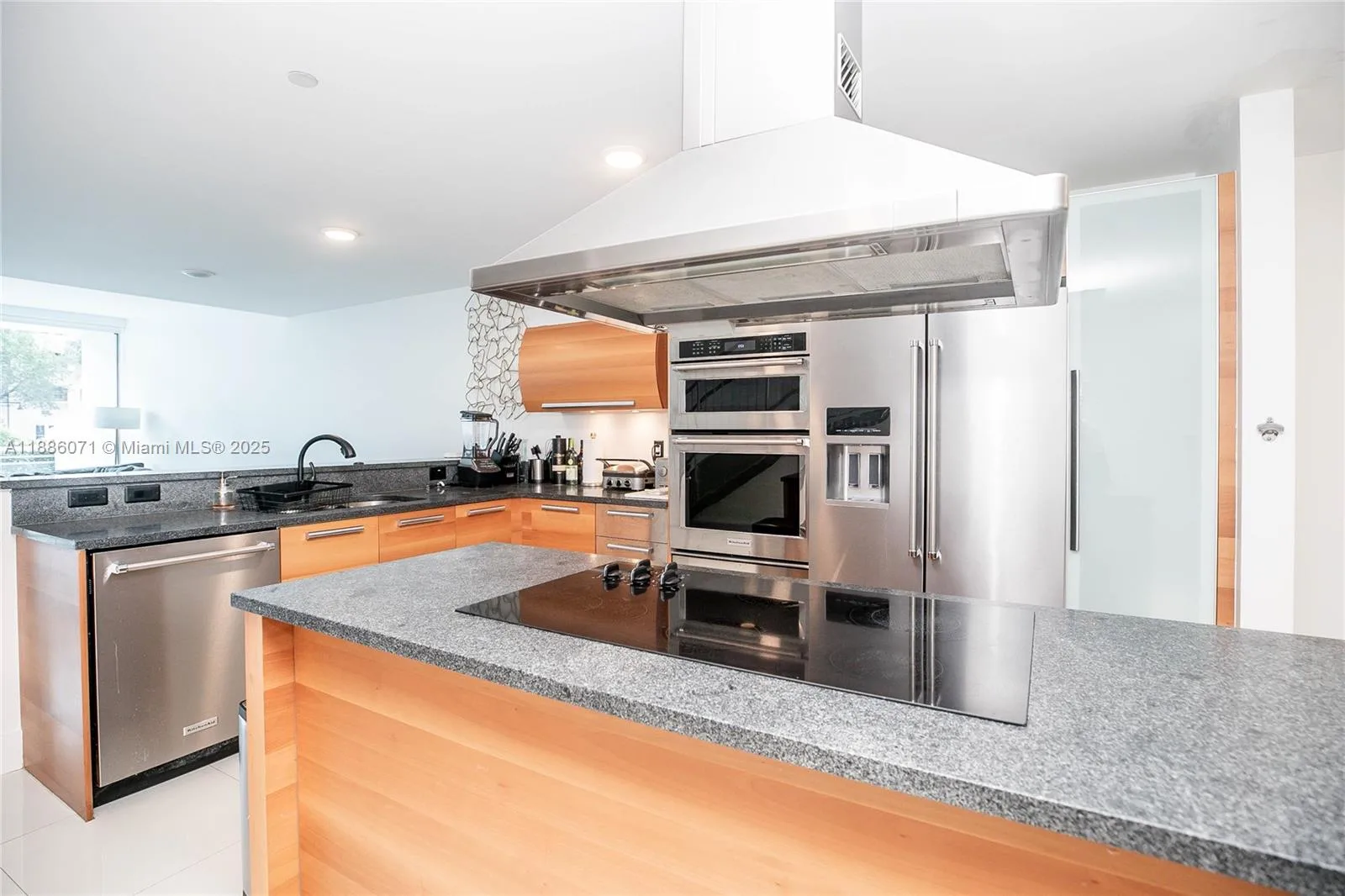 2950 NE 188th St # 124, Aventura, FL 33180 photo 4