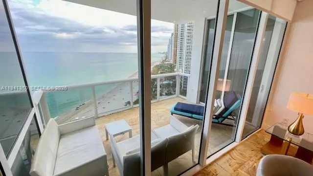 18101 Collins Ave # 1807, Sunny Isles Beach, FL 33160 photo 9