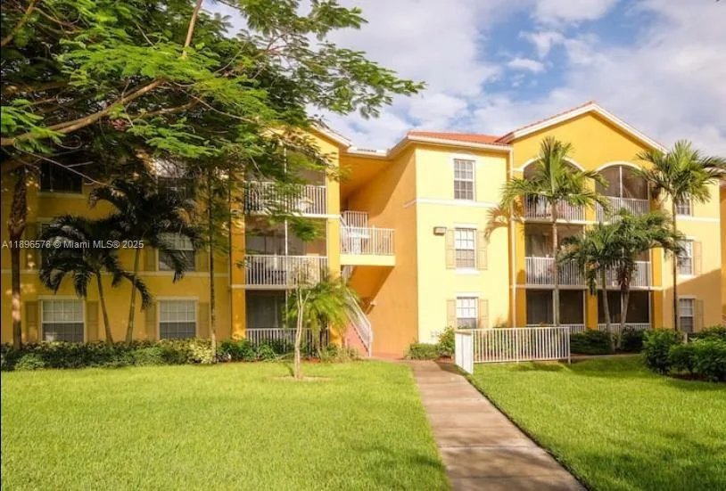 4105 Residence DR # 117, Fort Myers, FL 33901 photo 8