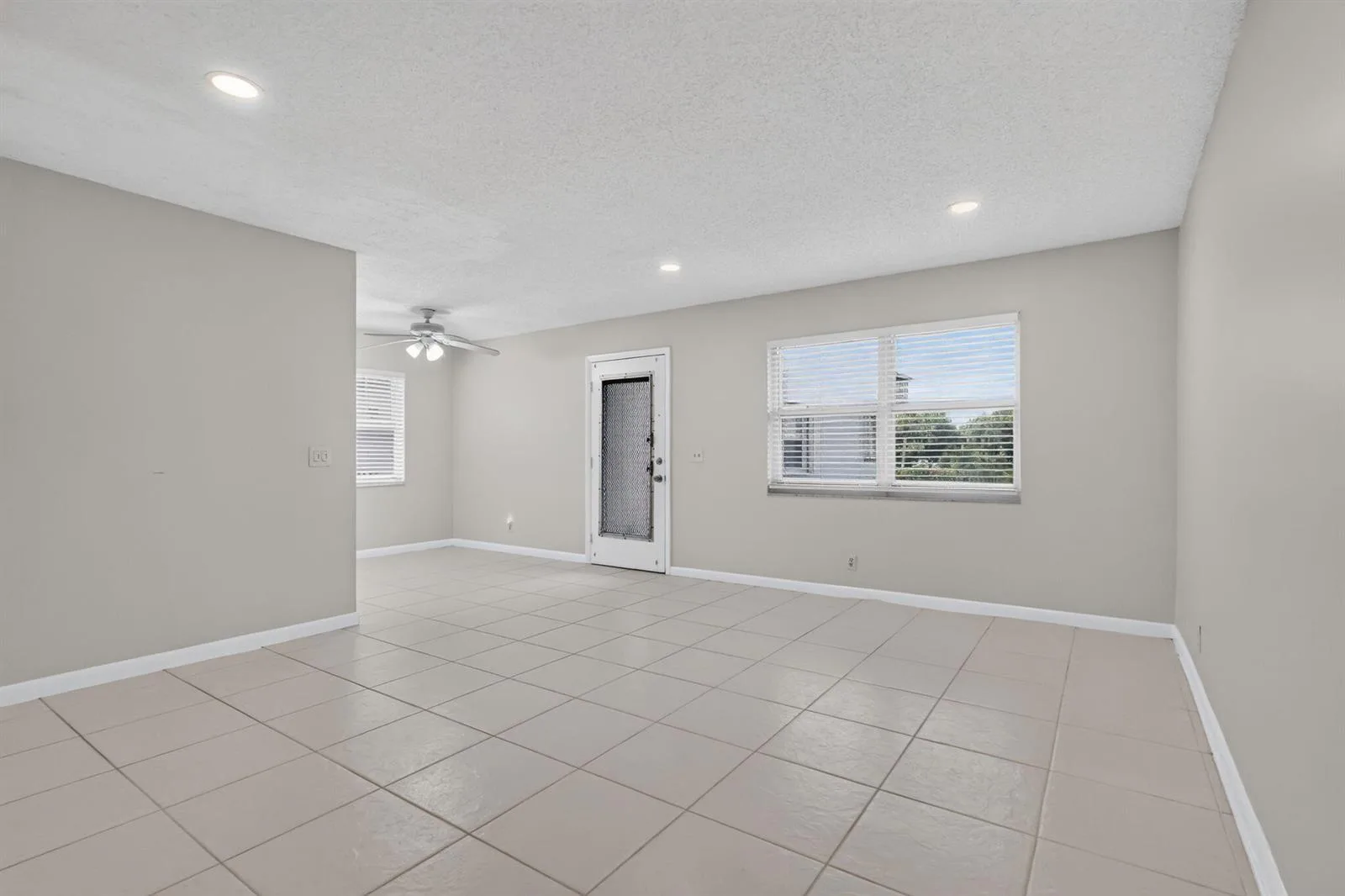 40 Burgundy A, Delray Beach, FL 33484 photo 3