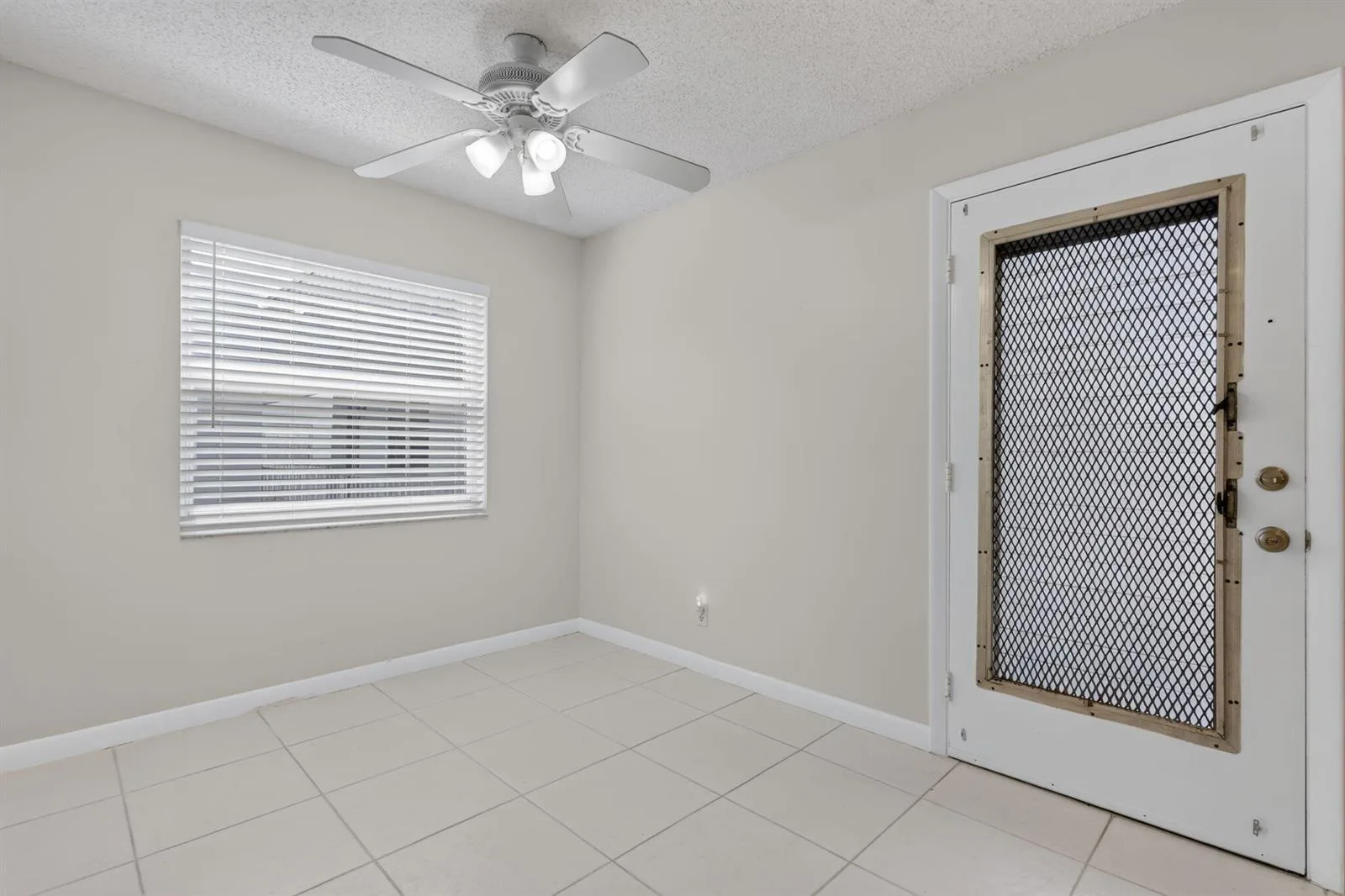 40 Burgundy A, Delray Beach, FL 33484 photo 9