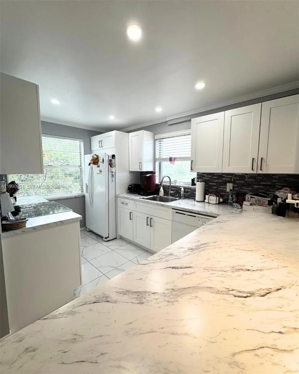 3776 Inverrary Blvd # 301R, Lauderhill, FL 33319