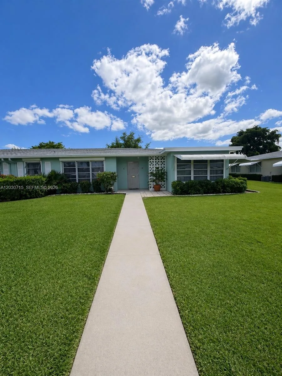 200 E High Point Ct E # D, Delray Beach, FL 33445