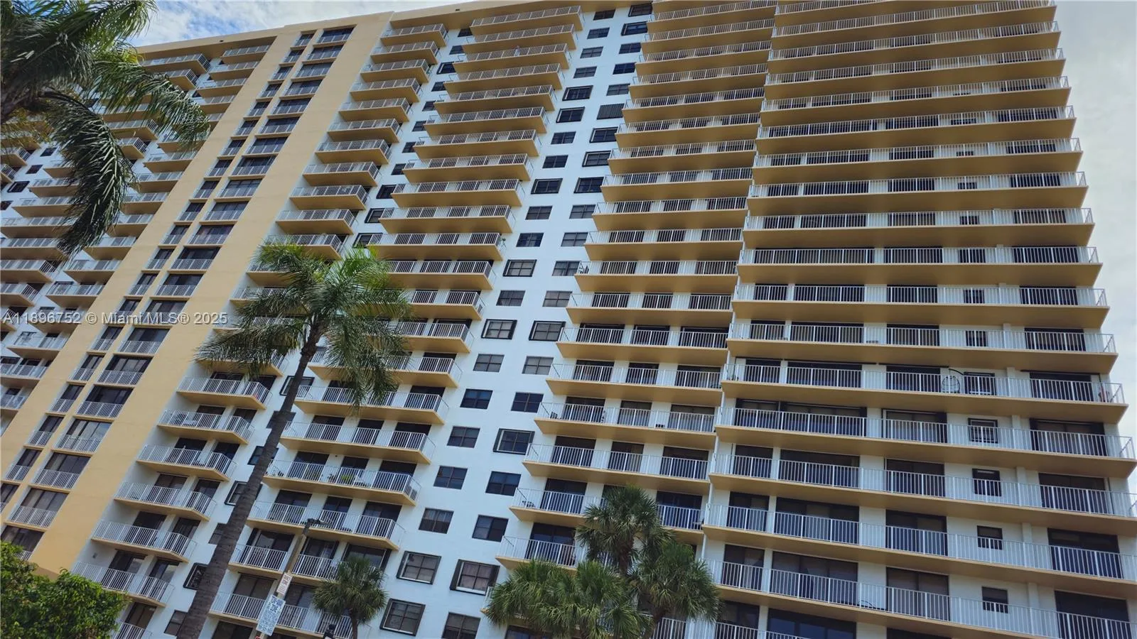 290 174th St # 1905, Sunny Isles Beach, FL 33160 photo 3