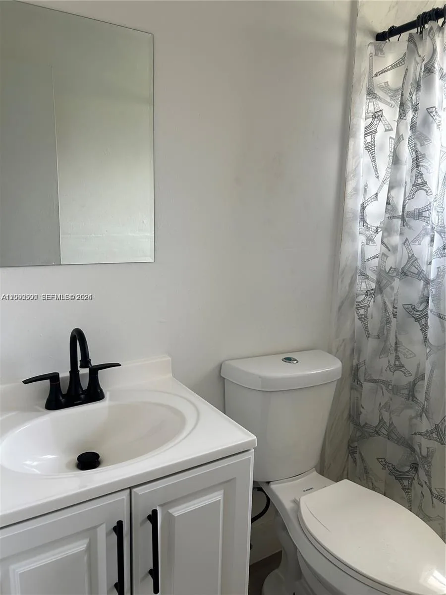904 SW 10th St, Hallandale Beach, FL 33009 photo 5