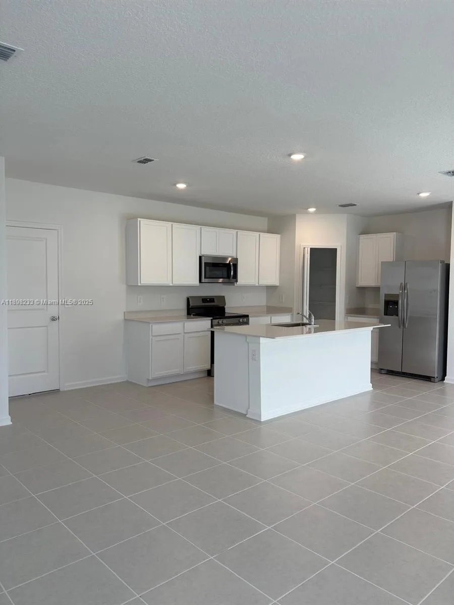 3514 Kimbrough DR # 3514, Lake Wales, FL 33853 photo 2