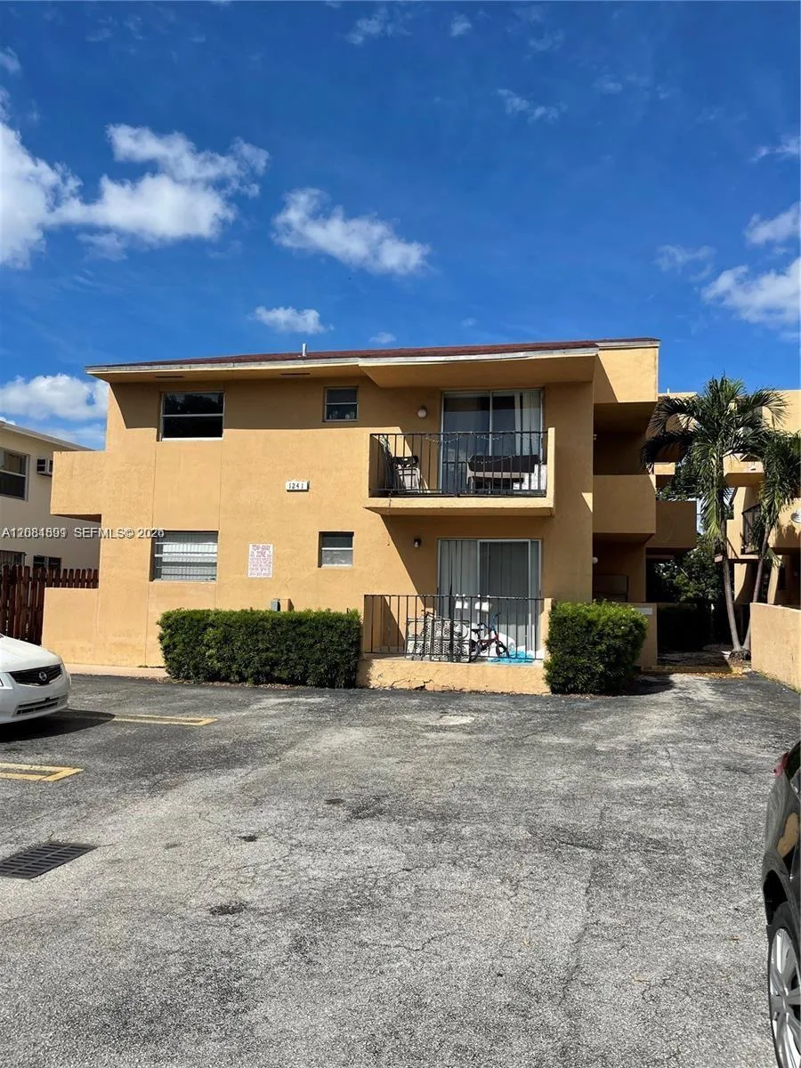 1241 NW 6th St # 1, Miami, FL 33125