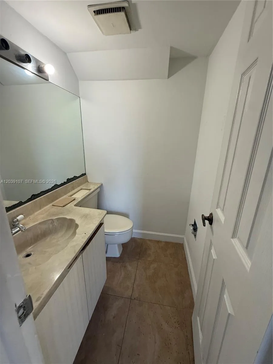 9700 NW 6th Ln # 9700, Miami, FL 33172 photo 10