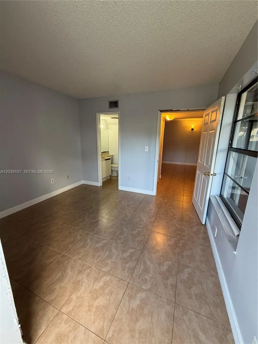 9700 NW 6th Ln # 9700, Miami, FL 33172 photo 8