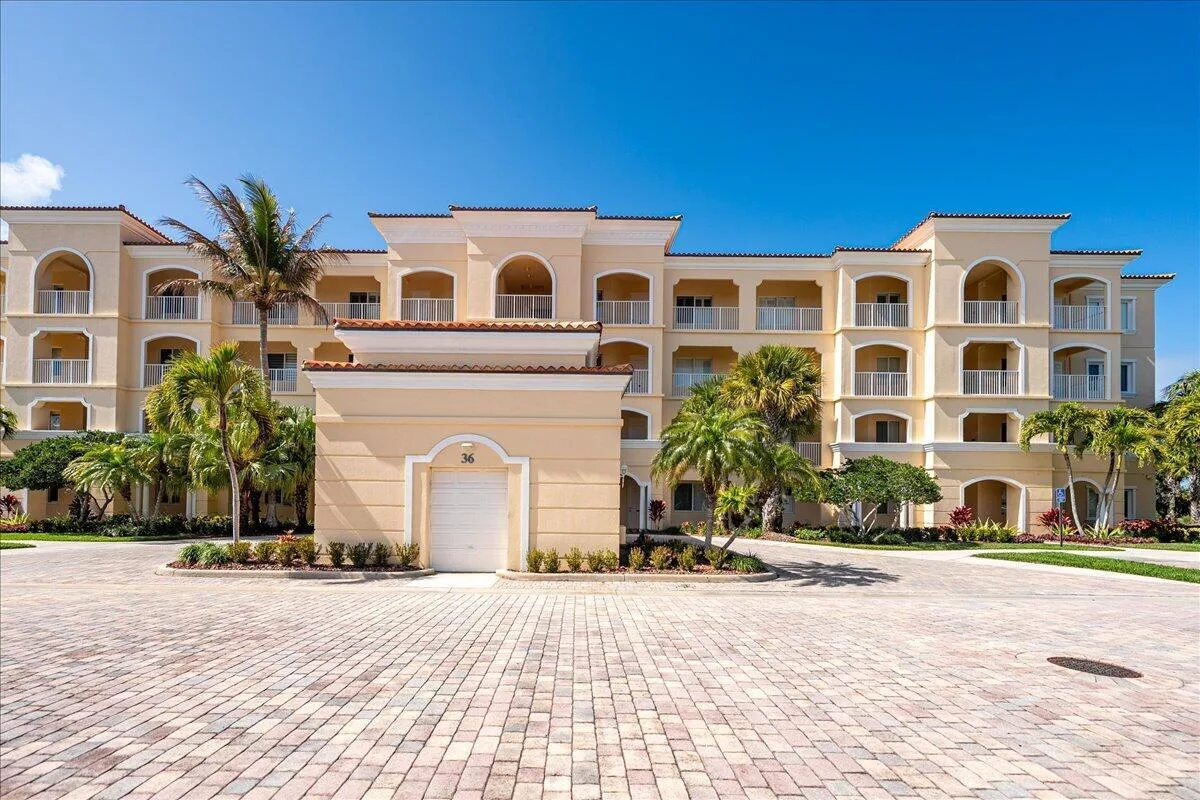 36 Harbour Isle Drive W # 106, Fort Pierce, FL 34949