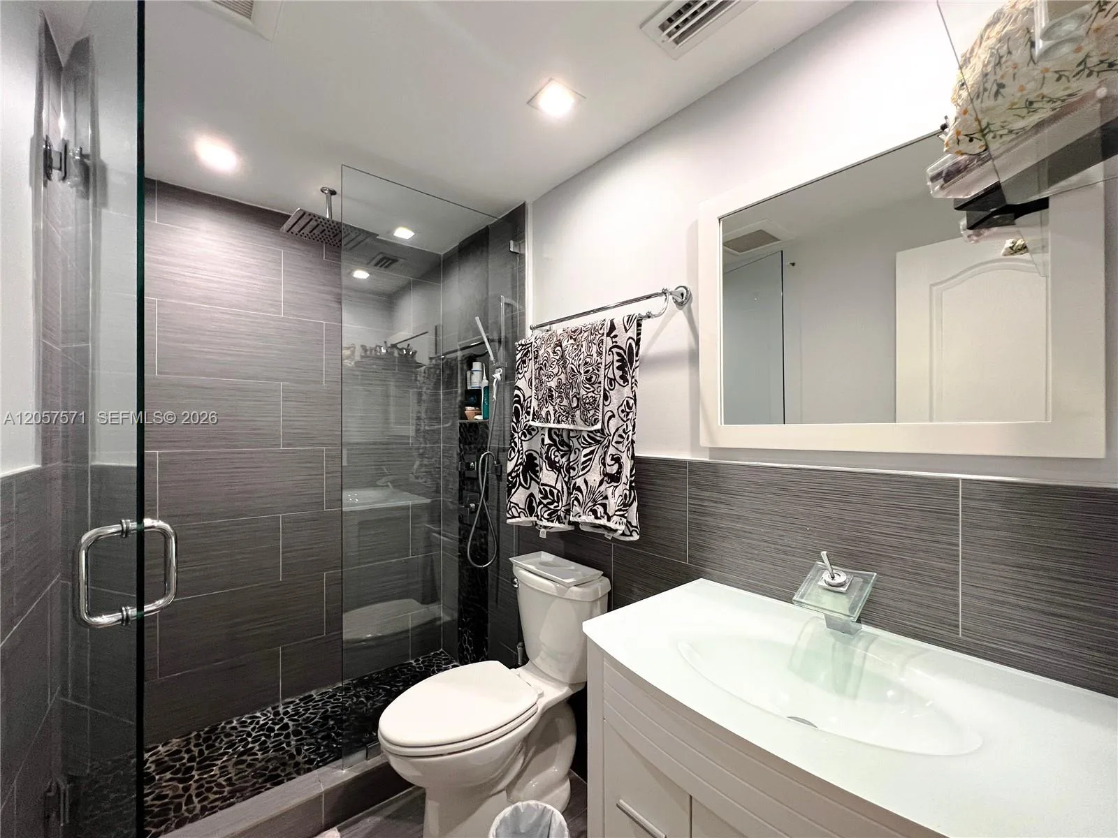 1408 Brickell Bay Dr # 212, Miami, FL 33131 photo 2