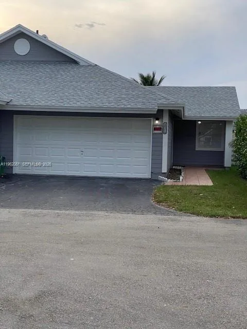 10304 SW 139th Pl, Miami, FL 33186