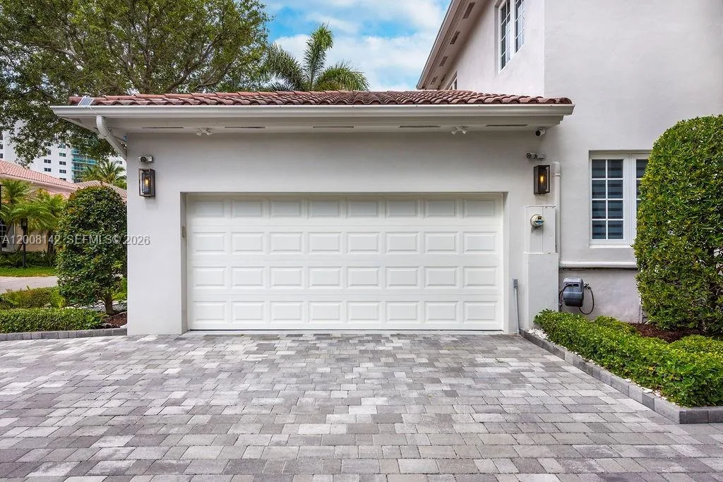 3949 194th Ln, Sunny Isles Beach, FL 33160 photo 5