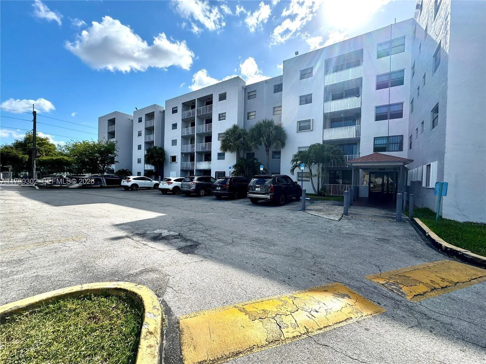 8145 NW 7th St # 211, Miami, FL 33126