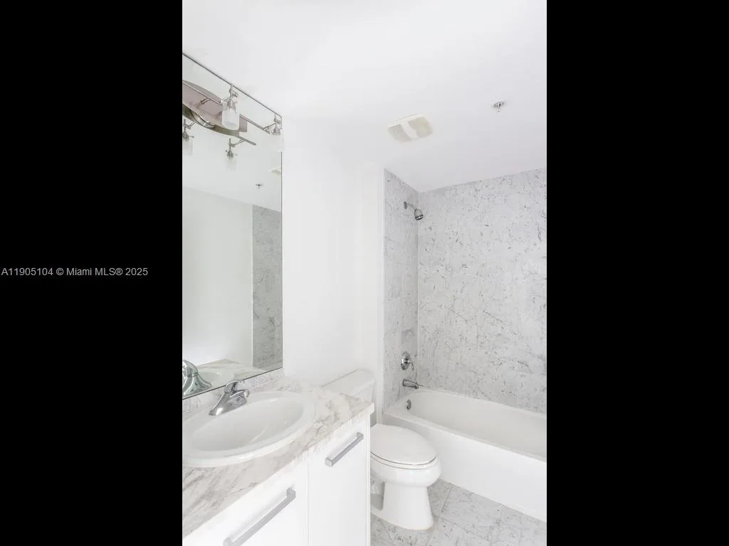 244 Biscayne Blvd # 1502, Miami, FL 33132 photo 11