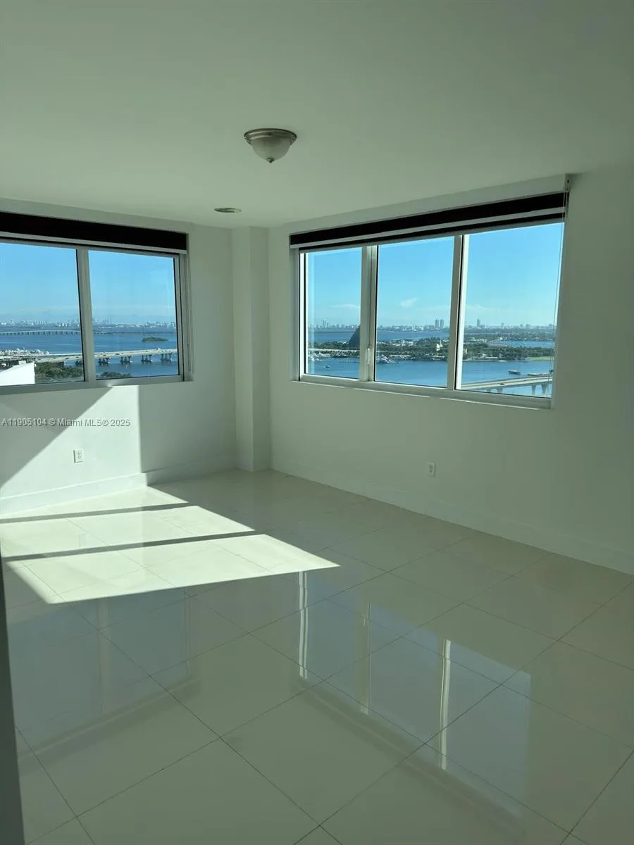 244 Biscayne Blvd # 1502, Miami, FL 33132 photo 12