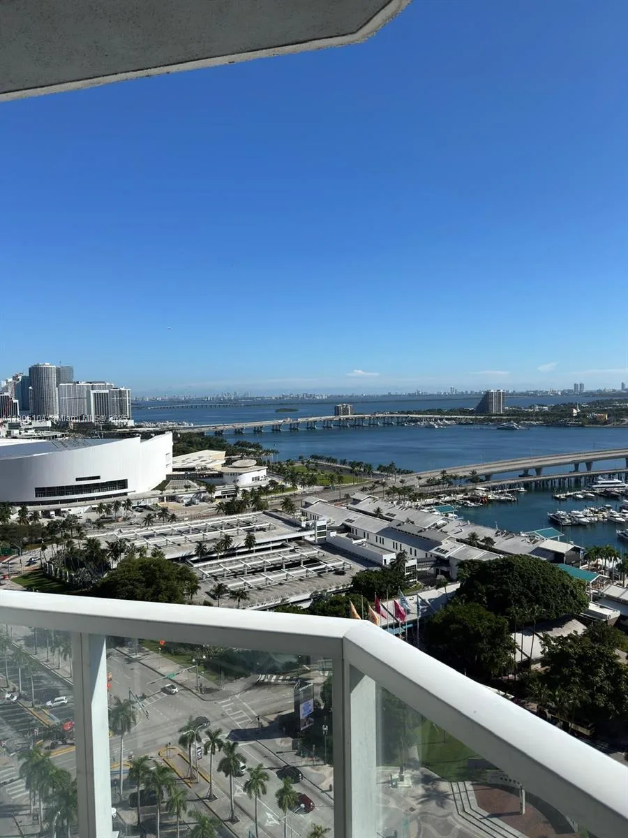 244 Biscayne Blvd # 1502, Miami, FL 33132 photo 2
