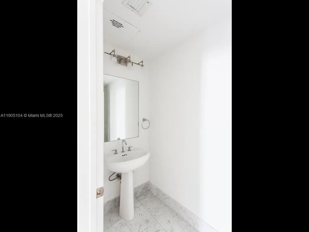244 Biscayne Blvd # 1502, Miami, FL 33132 photo 8