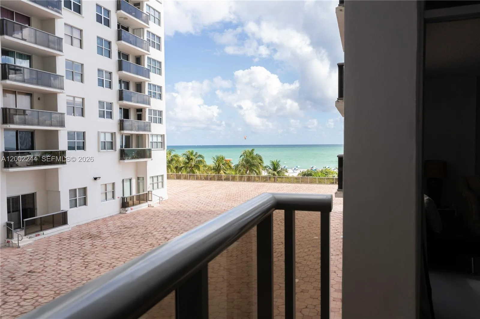 6039 Collins Ave # 412, Miami Beach, FL 33140