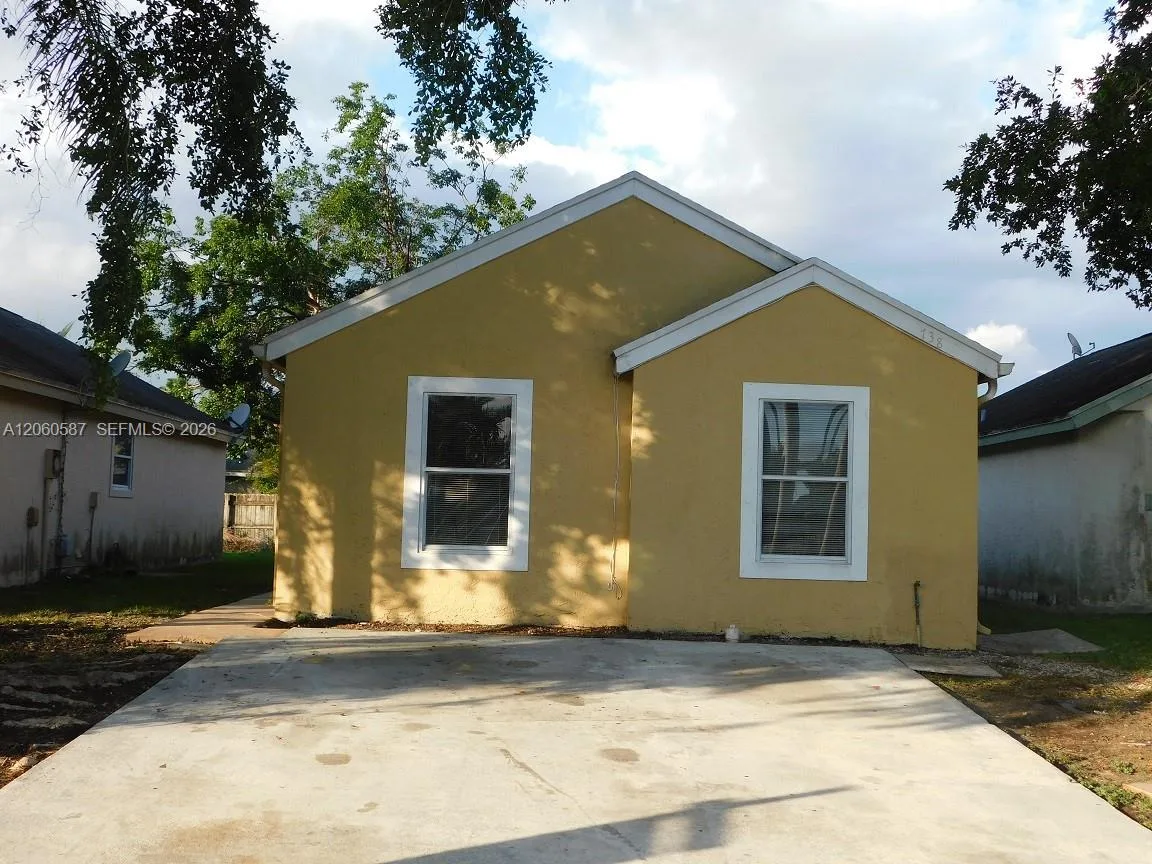 738 SW 9th St, Florida City, FL 33034