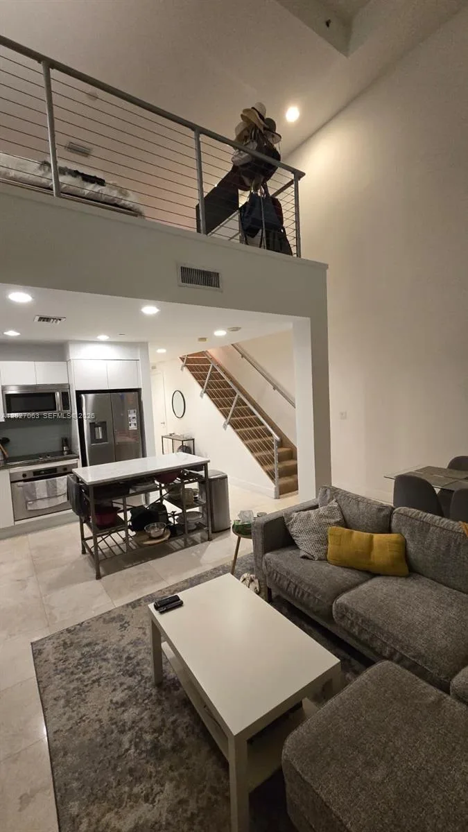 1050 Brickell Ave # 816, Miami, FL 33131