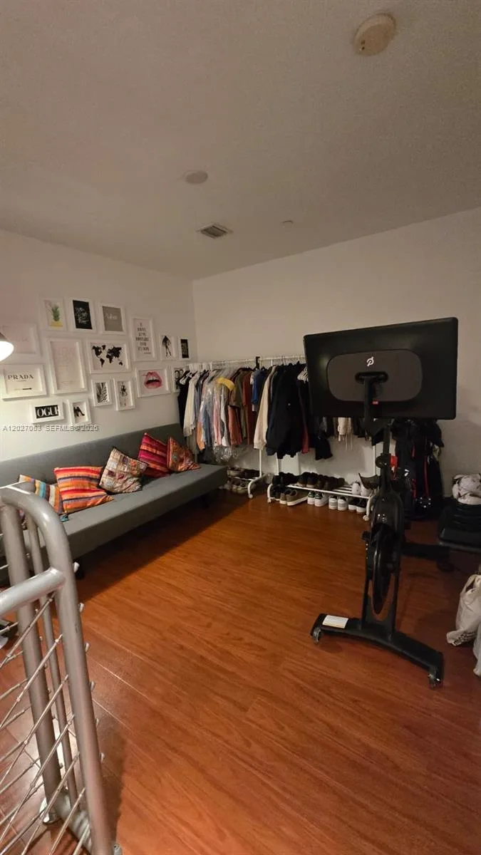 1050 Brickell Ave # 816, Miami, FL 33131 photo 3